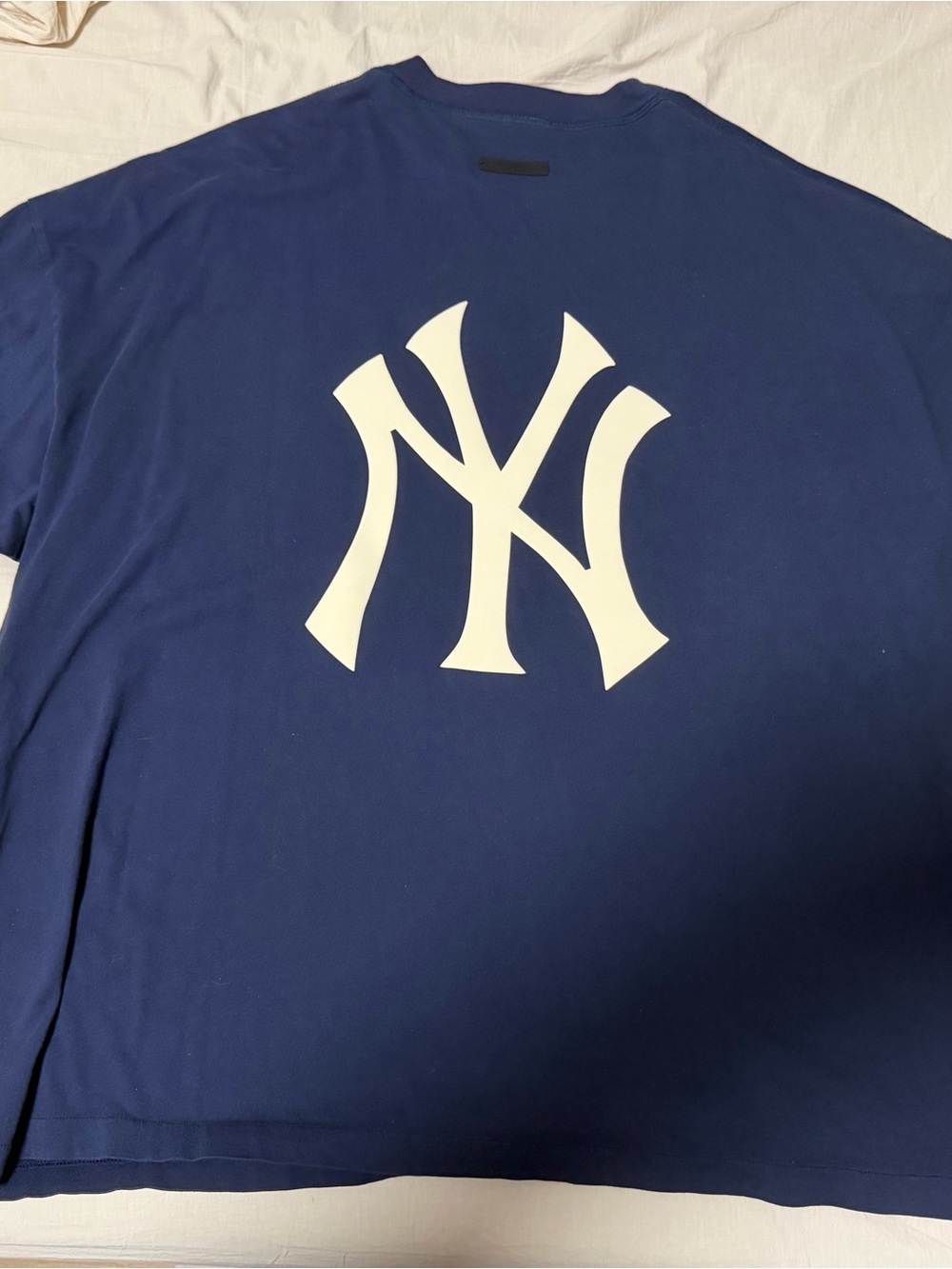Essentials Yankees shirt sz XL BRAND NEW